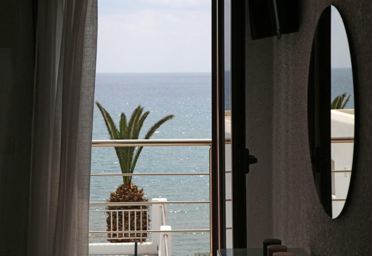Blue Ocean Apartments Makrýgialos Extérieur photo
